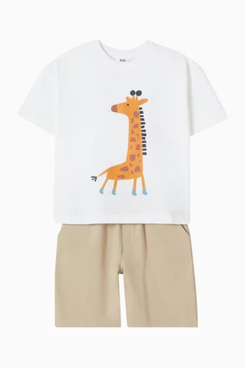 طقم تي شيرت وشورت بطبعة زرافة 