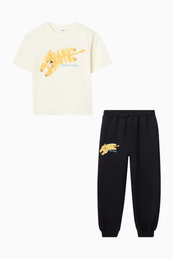 طقم تي شيرت وبنطال رياضي بطبعة