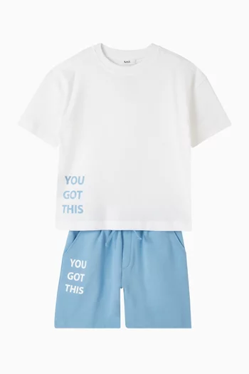 طقم تي شيرت وشورت بطبعة عبارة