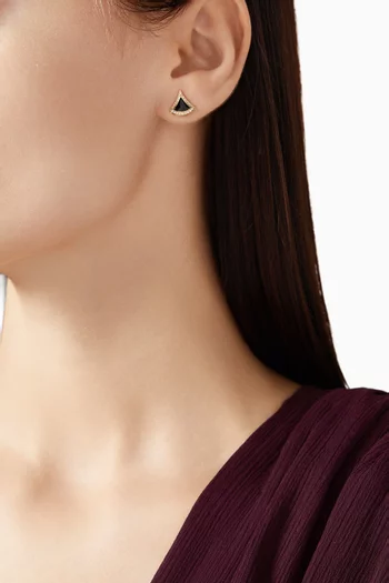 أقراط ديفاز دريم مرصعة بأونيكس ذهب عيار 18