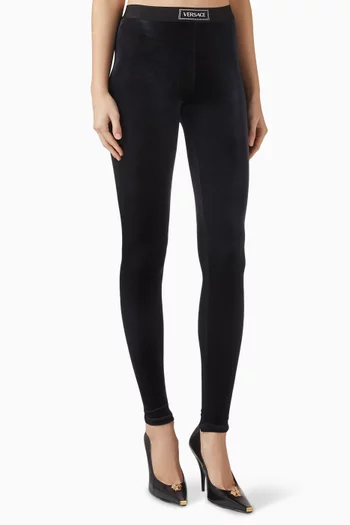 لغينغز بشعار ماركة كلاسيكي مستوحى من التسعينيات مخمل