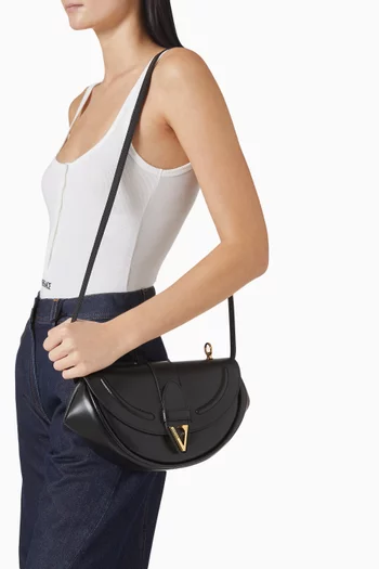 Virtus Medium Shoulder Bag in Leather