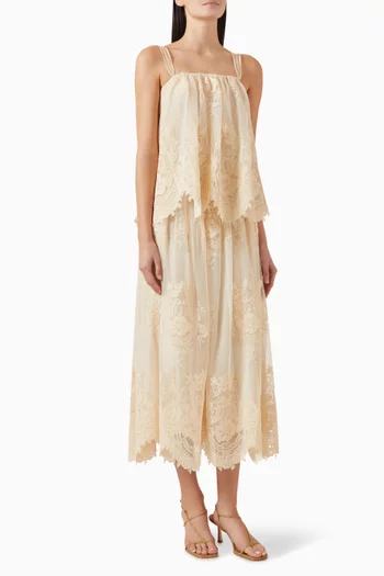 فستان طويل دانتيل