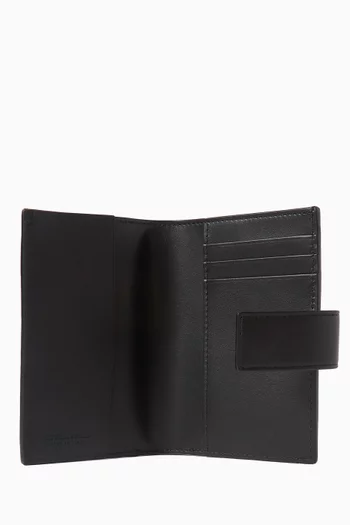 Tag Passport Case in Intrecciato Nappa