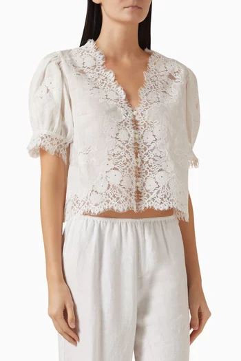 بلوزة ايديلا مزينة بتطريزات قماش رامي