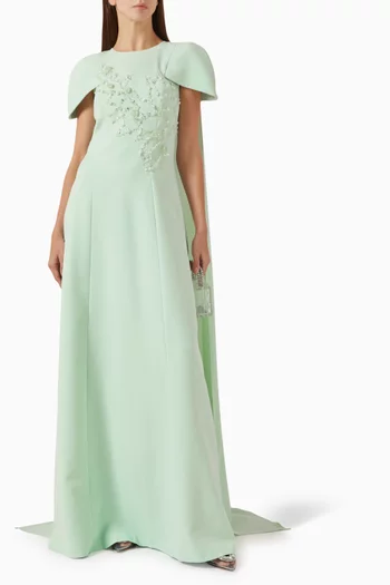 فستان بكاب وتطريزات بالخرز