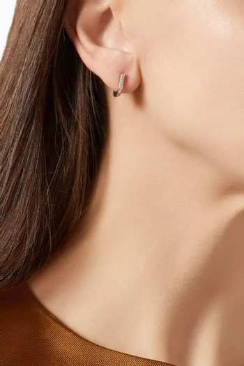 أقراط دائرية بتصميم مربع مرصع بأحجار بافيه فضة إسترلينية مطلية ذهب عيار 14