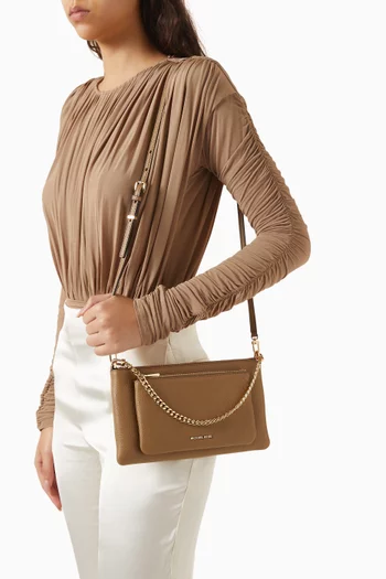 Medium Jet Set Convertible Crossbody Bag in Pebbled Leather