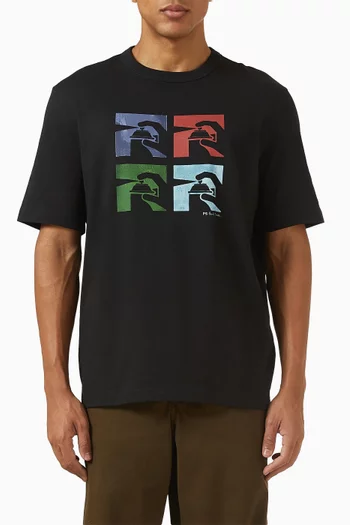 تي شيرت بطبعة عبوات بخاخ