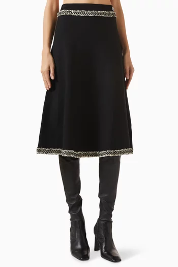 تنورة متوسطة الطول بأشرطة مطرزة من بوكليه