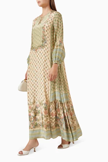 قفطان مزين بنقشة وطيات