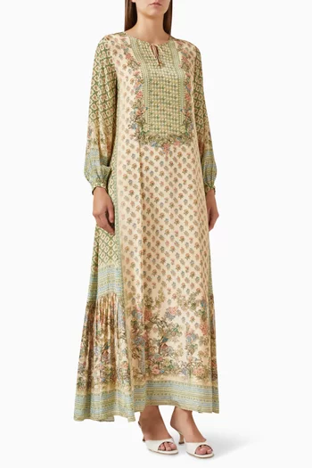 قفطان مزين بنقشة وطيات