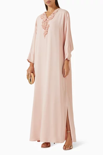 قفطان مزين بزهور بارزة