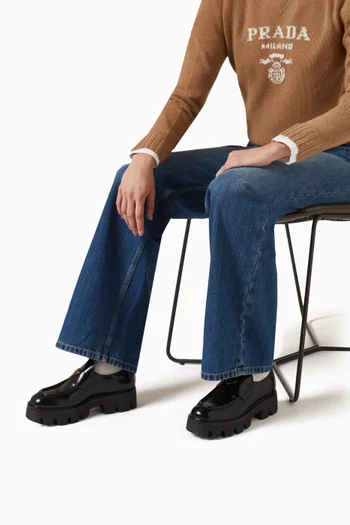 حذاء سهل الارتداء بشعار الماركة جلد لامع