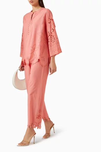 طقم بنطال وبلوزة مقصوصة بالليزر