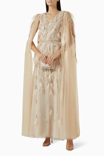 قفطان بكاب مزين بتطريزات