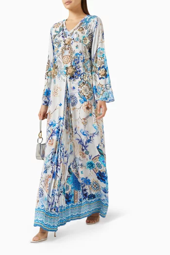 قفطان بيكوك مزين بتطريزات