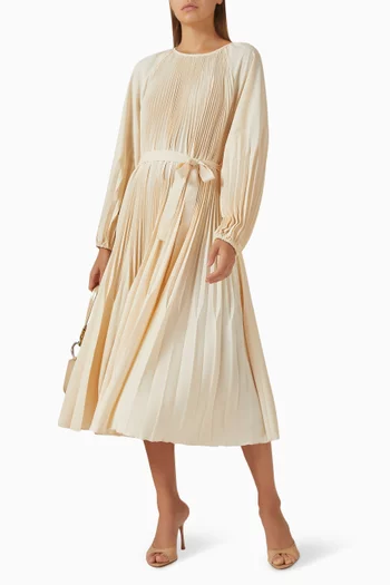 فستان أريل طويل بطيات بليسيه