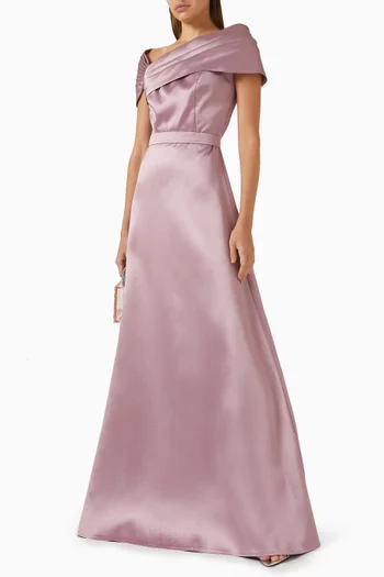 فستان طويل بفتحة رقبة غير متماثلة