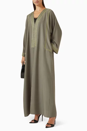 عباية مطرزة