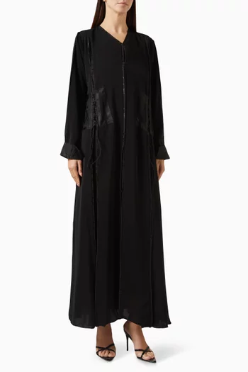 عباية مقسمة لأجزاء بأربطة كريب