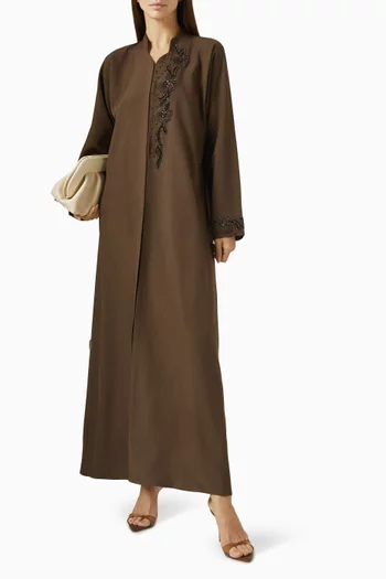 عباية بتطريزات بالخيوط والخرز كريب