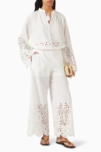 بنطال بتطريزات إنجليزية