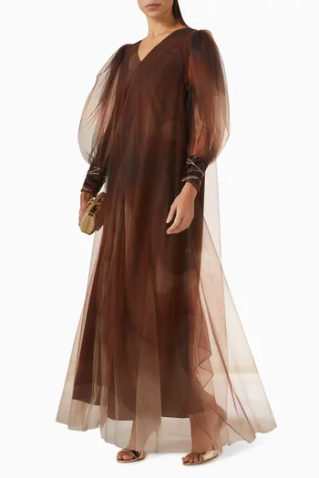 فستان طويل بتطريزات ونقشة مموجة