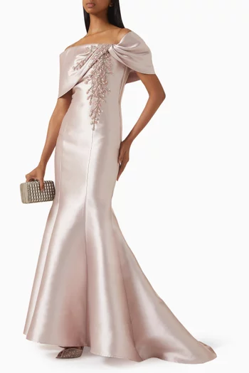 فستان سهرة مطرز بالكريستال