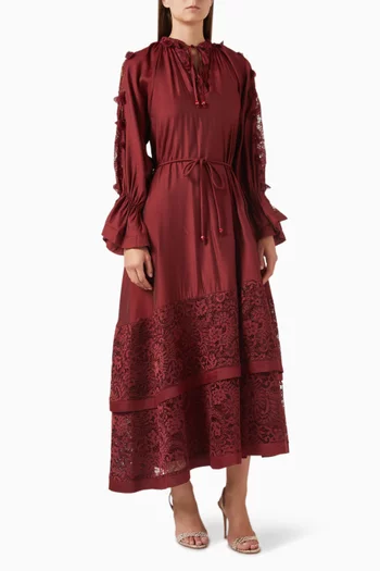 فستان متوسط الطول بكشكش