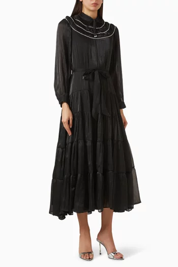 فستان متوسط الطول بأشرطة مطرزة وحزام