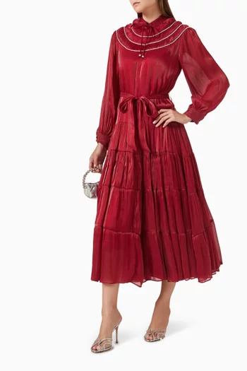 فستان متوسط الطول بأشرطة مطرزة وحزام