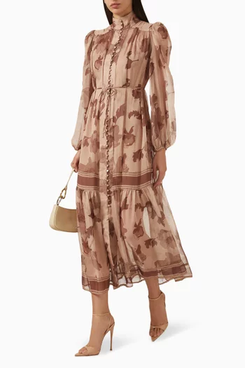 فستان بنقشة وحزام