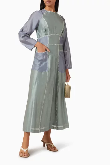 فستان برقعات بحياكة مجدولة