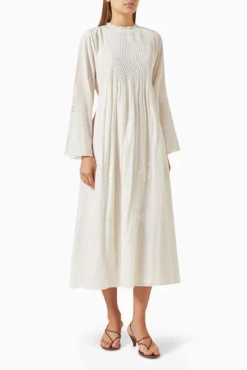 فستان متوسط الطول بتطريزات