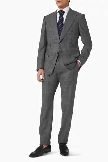 قميص بلون سادة تويل مميز للماركة