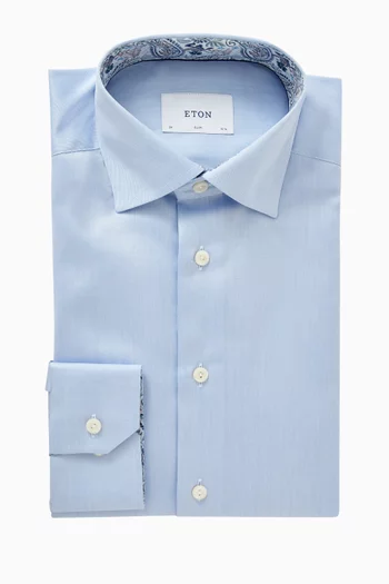 قميص بلون سادة وأجزاء بنقشة بيزلي تويل مميز للماركة