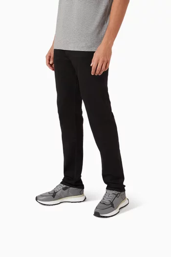 سنيكرز بأجزاء من قماش شبكي