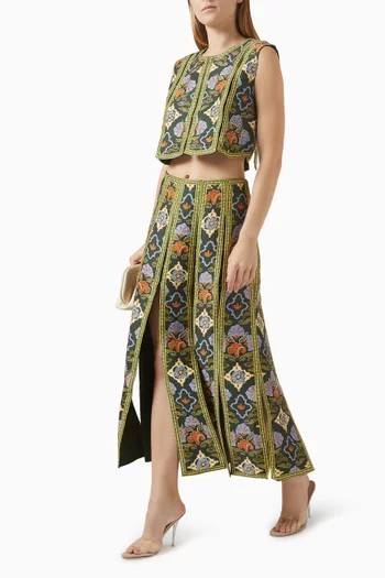 بلوزة اواسيرا مزينة بتطريزات