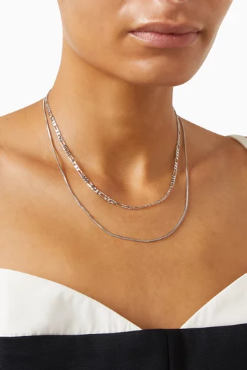 قلادة سيسيليا بتصميم سلسلة نحاس مطلي بلون فضي