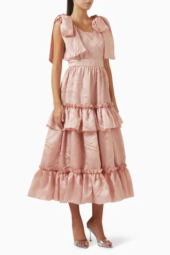 فستان متوسط الطول بكشكش