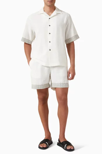 شورت منتجعات بحافة كروشيه