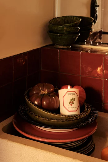 شمعة معطرة ليكوبيرسكون إسكولنتوم، 185 غرام