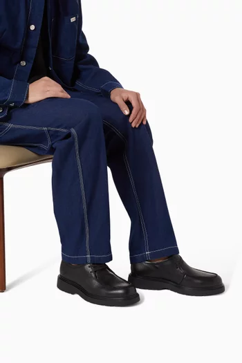 حذاء ديربي بنعل ببروز جلد حُبيبي