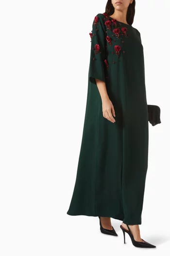 قفطان مزين بتطريزات كريب