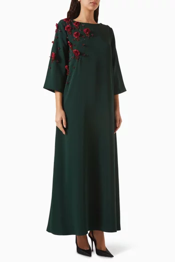 قفطان مزين بتطريزات كريب