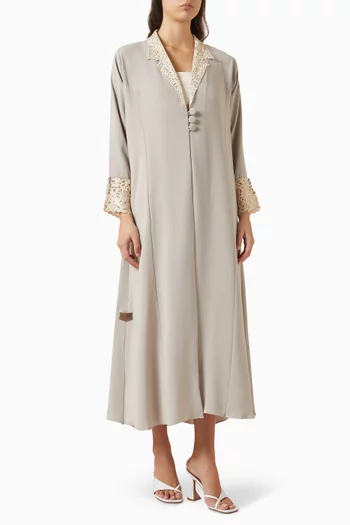 عباية بتطريزات دانتيل