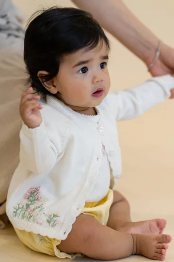 كارديغان بوني بتطريزات زهور نسيج قطن