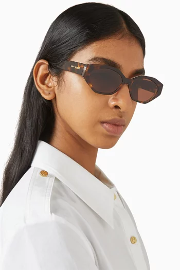 نظارة شمسية إليانا بإطار هندسي أسيتات