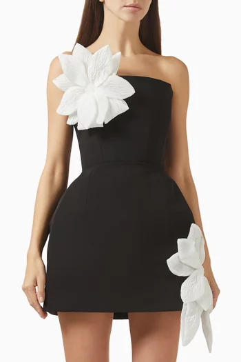 فستان جاسمين مارايا قصير مزين بزهور بارزة